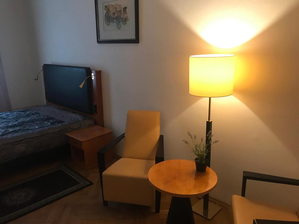 All Seasons Hostel Praga Zewnętrze zdjęcie