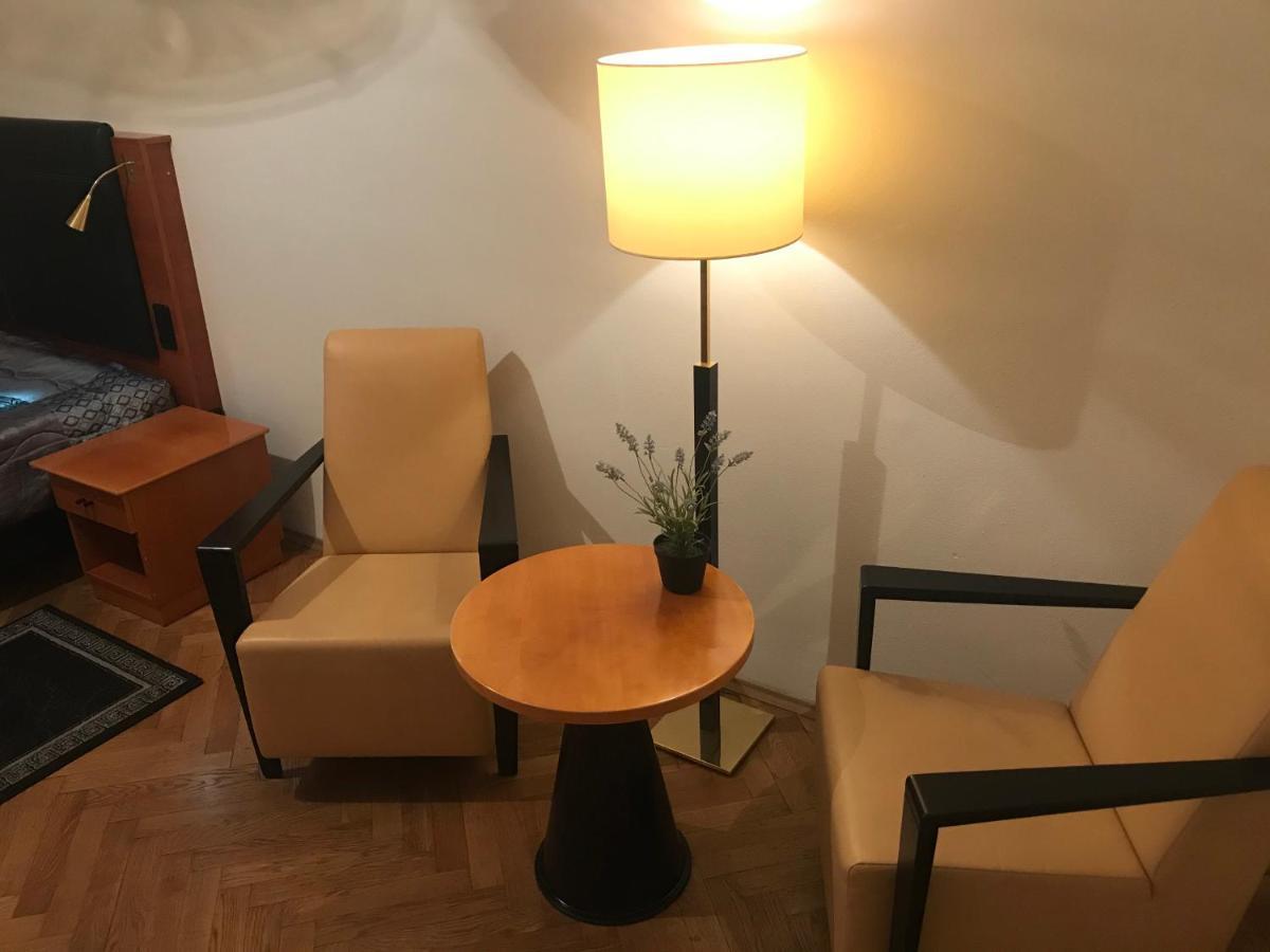 All Seasons Hostel Praga Zewnętrze zdjęcie