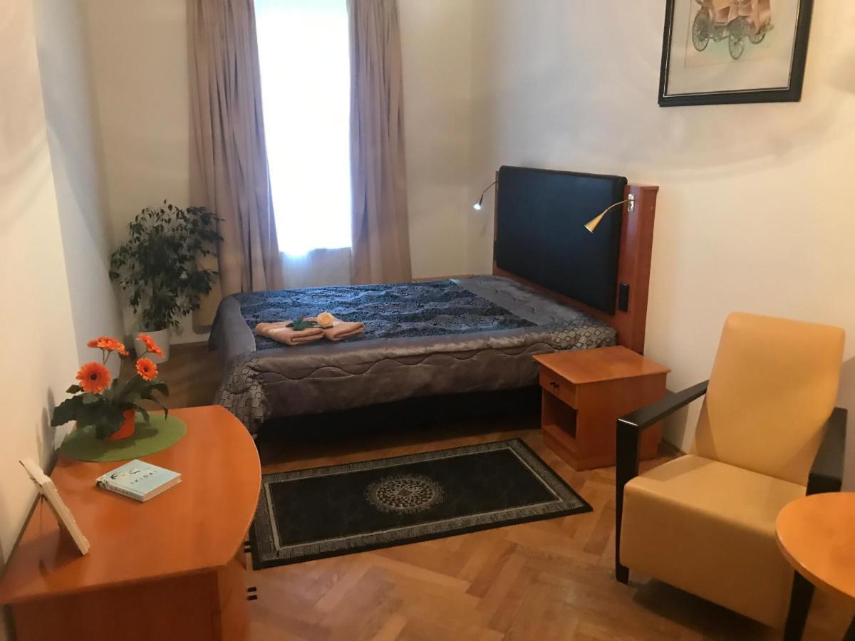 All Seasons Hostel Praga Zewnętrze zdjęcie