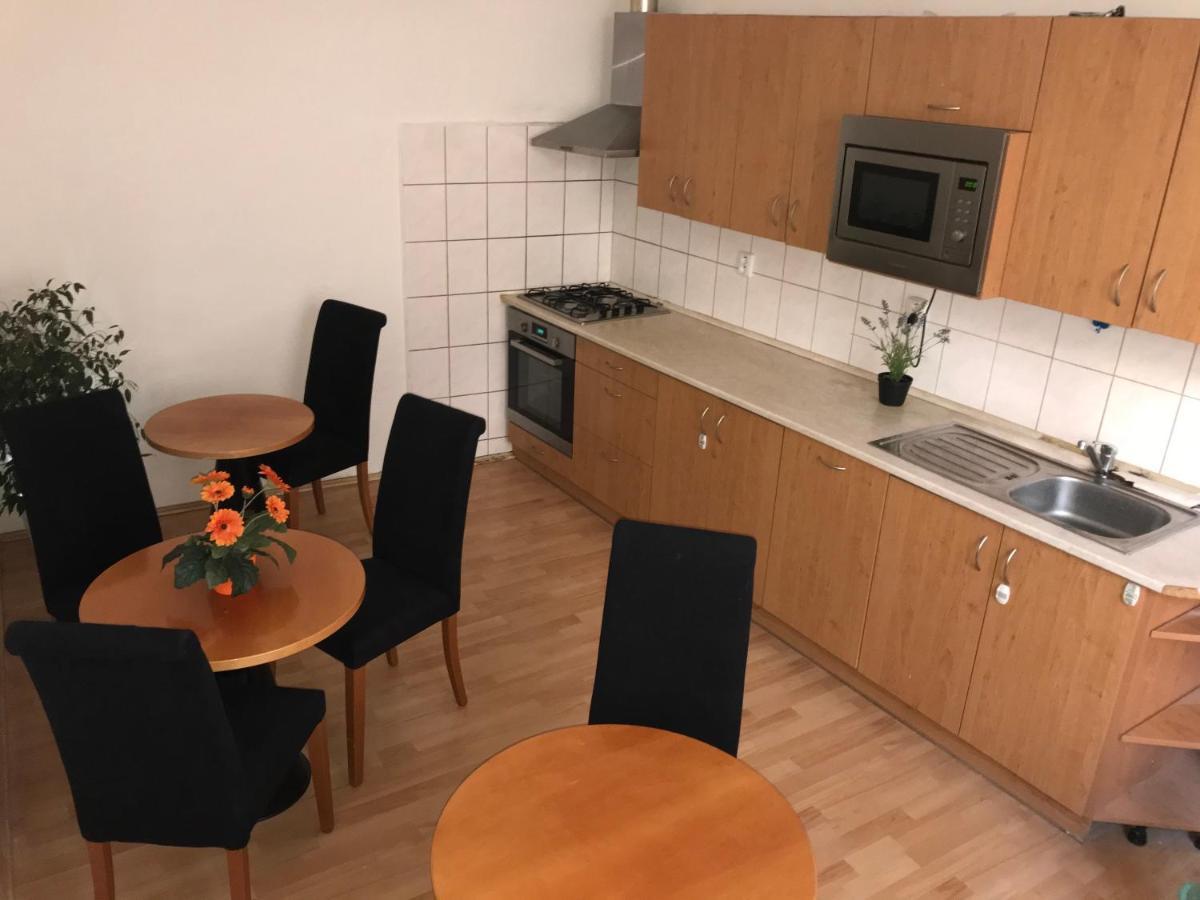 All Seasons Hostel Praga Zewnętrze zdjęcie