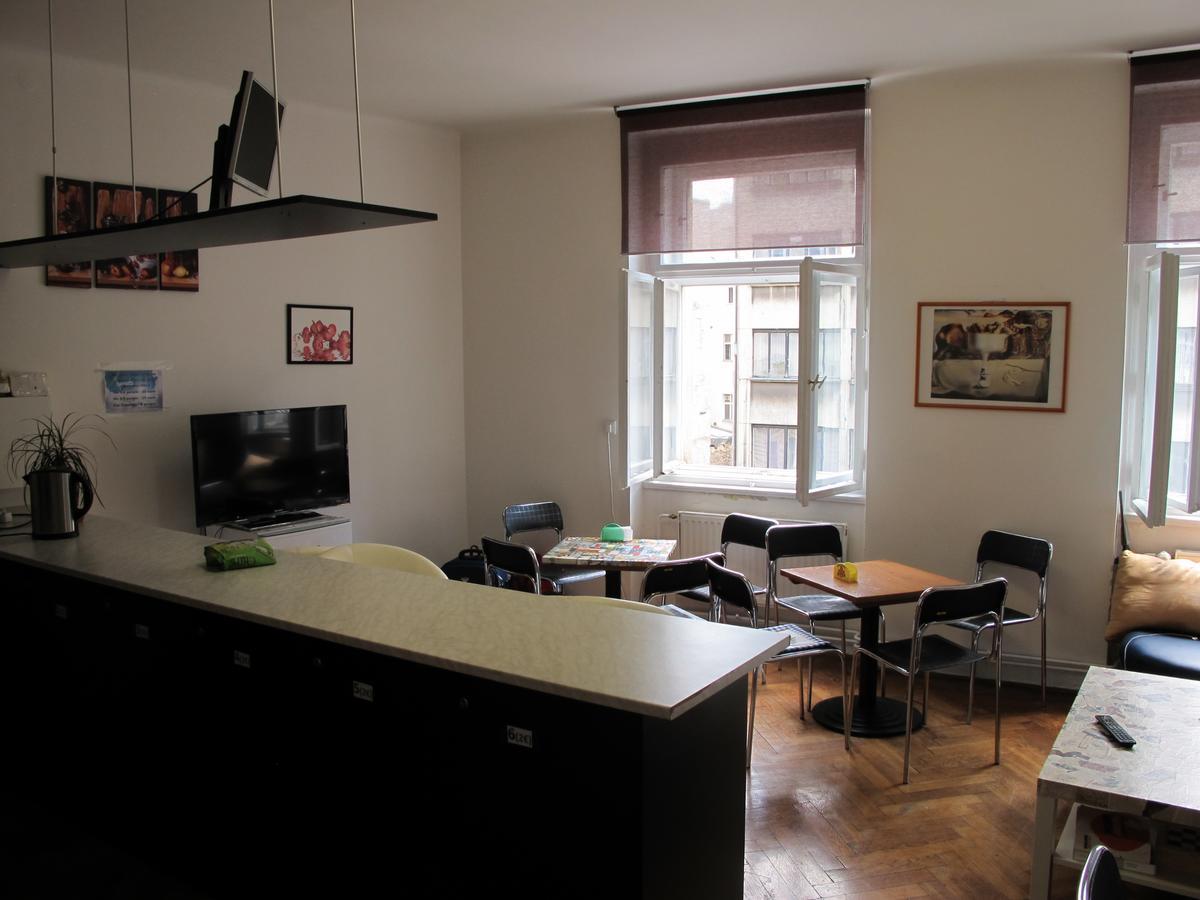 All Seasons Hostel Praga Zewnętrze zdjęcie